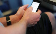 Bàng hoàng phát hiện  "vỏ bọc hoàn hảo " của vợ ngoan hiền