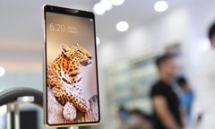 CEO Nguyễn Tử Quảng lên tiếng về tranh cãi Bphone B86  là smartphone không có phím bấm