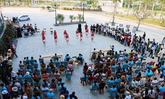 Ấm áp chương trình  "Hát cho bệnh nhân tôi nghe " tại bệnh viện Ung bướu Đà Nẵng