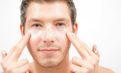 Mách bạn 6 bí quyết cải thiện làn da khô hiệu quả cho nam giới