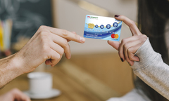 Chi tiêu không dùng tiền mặt tiện lợi & an toàn