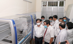 Tập đoàn Hưng Thịnh trao tặng hệ thống máy xét nghiệm tự động QIAsymphony cho Bệnh viện Đa khoa tỉnh Khánh Hòa 