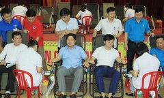Sôi nổi ngày hội hiến máu nhân đạo ở Hà Tĩnh và Thanh Hóa