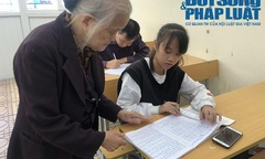 Lớp học  "đặc biệt " của bà giáo tuổi gần cửu thập