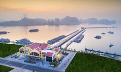 Chiêm ngưỡng vẻ đẹp hút hồn của Cảng tàu khách hàng đầu châu Á tại Việt Nam 