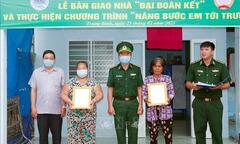 Trao tặng nhà và học bổng cho hộ nghèo, học sinh vùng biên giới biển