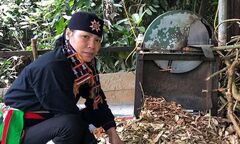 Bệnh xương khớp nhiều năm ôm chân trên giường được cứu sống nhờ “thần y núi Tản "