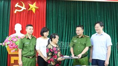 Nữ điều dưỡng trả lại 5 cây vàng SJC 9999 cho người đánh rơi