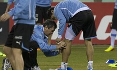Tin nóng: Tuyển Uruguay mất Luis Suarez ở World Cup 2014