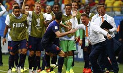 Video: Hà Lan bất ngờ đè bẹp Tây Ban Nha 5-1