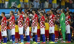 Bị tung ảnh nóng, ĐT Croatia nhất loạt cạch mặt báo chí