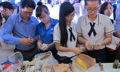 Mổ heo đất hội thu 406 triệu đồng đóng góp xây dựng trường