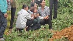 Trẻ tắm sông, phụ huynh thờ ơ và những hiểm họa khôn lường