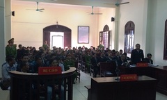 Vụ “cướp gỗ huê” ở Quảng Bình: Hoãn xử lần 3 vì bị hại “bỏ trốn”