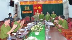 Thưởng nóng ban chuyên án điều tra vụ thảm sát tại Gia Lai