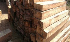 Bắt quả tang vụ buôn lậu gỗ hương trị giá trên 3 tỷ đồng