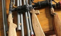 Thu giữ hàng trăm khẩu súng tự chế tại huyện miền núi Thanh Hóa