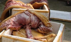 Phạt xe tải 24 triệu đồng vì vận chuyển hơn nửa tấn thịt bốc mùi