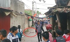 Nam thanh niên vác dao đâm chết bạn tại chợ