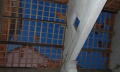 Mưa đá, lốc xoáy quét qua Hà Tĩnh, 300 ngôi nhà tốc mái, 1 người bị cây đè chết