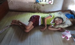 Đã 5 lần mổ, sự sống bé gái 10 tuổi vẫn mong manh