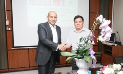 Báo ĐS&PL cùng  Home Credit Việt Nam chung tay làm từ thiện