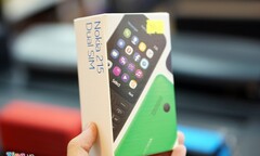 Mở hộp Nokia 215 pin chờ 27 ngày giá 790.000đ