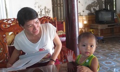 Nhẫn tâm  "cướp " tiền điều trị ung thư mắt của bé 2 tuổi