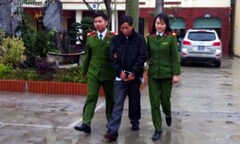 Thuê xe tải đánh cắp 2 tấn vải để lấy tiền trả nợ