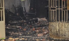 Nổ lớn, căn nhà 2 tầng bốc cháy dữ dội