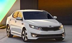 Đối thủ  "đáng gờm " của Toyota Camry chốt giá  "sốc "