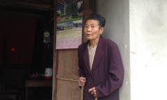 Nỗi cơ cực, đau xót của vợ chồng 80 tuổi chăm con gái tâm thần