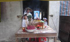 Vụ nạn nhân chết sau đánh bạc: Khởi tố 3 công an viên