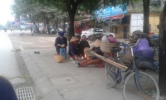 8/3 xa vời với những phụ nữ làm nghề cửu vạn ở thành Vinh