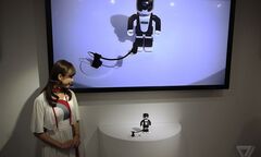 Sharp công bố Smartphone robot vô cùng độc đáo