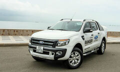 Ford Ranger  "đối đầu " Mazda BT50: Chọn xe bán tải nào tốt?