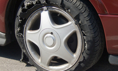 Chăm sóc lốp xe để không gặp rắc rối giữa đường khi trời nắng