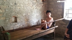 Rơi nước mắt với cảnh éo le: Bố tàn tật, con bị bệnh tâm thần