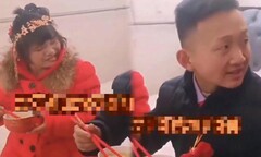 Chàng trai cưới vợ có  "nhan sắc kỳ lạ ", dân mạng thấy tiếc cho chú rể  "thà không lấy còn hơn "