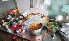Thấy chồng mê món mì ngoại tiệm hơn cơm mình nấu, vợ sinh nghi đem kiểm tra thì phát hiện bí mật động trời