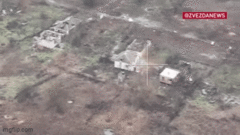 Nga tung video xe tăng khai hỏa, san bằng kho đạn Ukraine