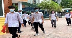 Hai trường đại học lên tiếng trước thông tin đột ngột dừng tuyển sinh vào phút chót 