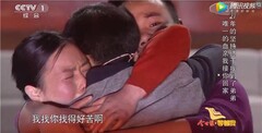 Cặp chị em tìm thấy nhau nhờ mẫu ADN lấy từ... mộ cha mẹ