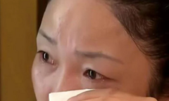 Tiêu gần hết tài sản, phu nhân nhà giàu lên truyền hình khóc lóc mong cộng đồng mạng góp tiền cho con đi du học Mỹ