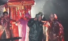 Kết hôn lúc nửa đêm, cô gái khiến hàng xóm “khóc thét” khi chứng kiến cảnh tượng này