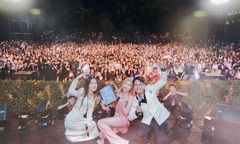 Trang Pháp toả sáng trên sân khấu trường đại học, chăm chỉ chạy show  "sinh viên "