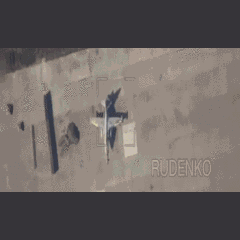 Clip: Cận cảnh UAV cảm tử Lancet phá hủy tiêm kích Su-25 Ukraine