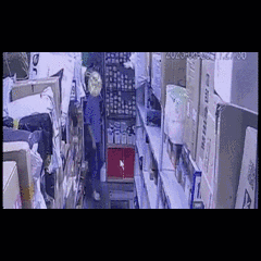 Clip: Người phụ nữ gặp tai nạn kinh hoàng tại siêu thị, có nguy cơ bị liệt