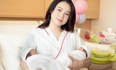 Diễn viên Sam hạnh phúc đón cặp “rồng con”, thần thái sau khi “vượt cạn” gây chú ý