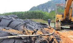 Huyện Lạc Thủy - Hòa Bình: Cần xử lý triệt để việc tập kết than xít, đổ đất lấn chiếm sông Bôi